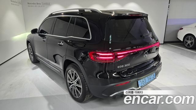 Mercedes-Benz EQB 2026 — photo 3