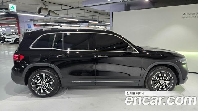 Mercedes-Benz EQB 2026 — photo 9