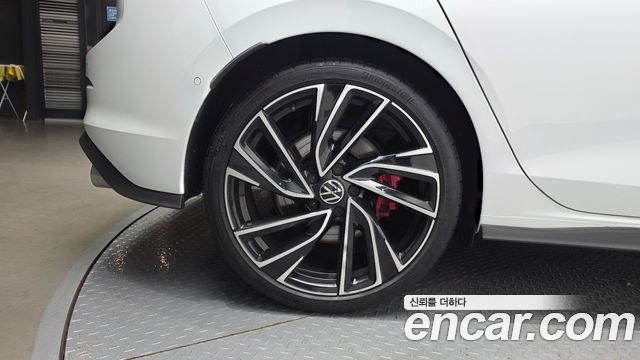 Volkswagen Golf 2024 — photo 5