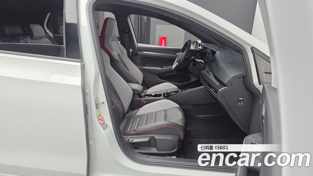Volkswagen Golf 2024 — photo 17