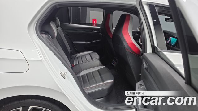 Volkswagen Golf 2024 — photo 18