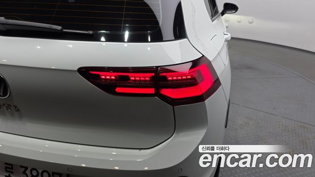 Volkswagen Golf 2024 — photo 9