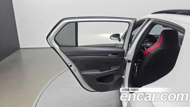 Volkswagen Golf 2024 — photo 15