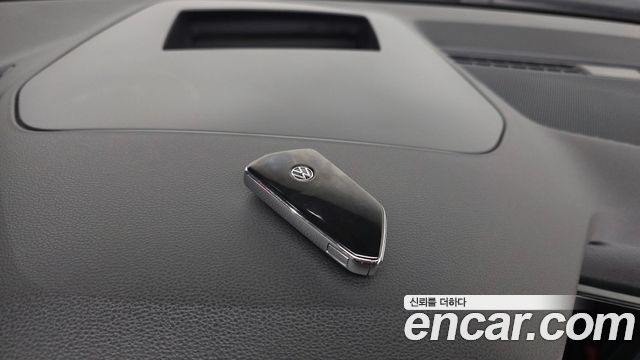 Volkswagen Golf 2024 — photo 28