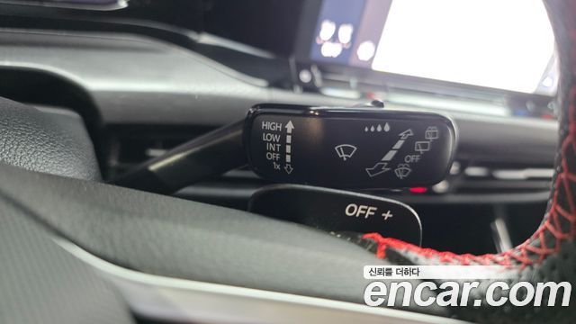 Volkswagen Golf 2024 — photo 32