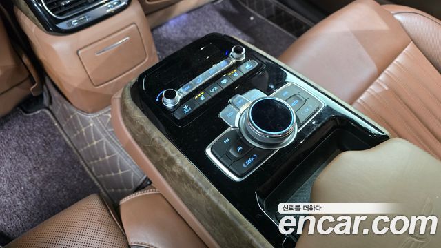 Genesis G90 2019 — photo 18