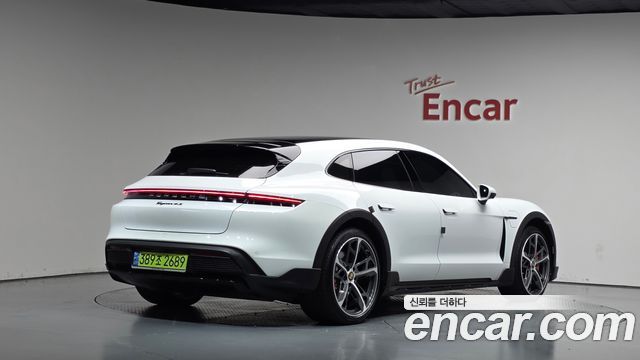Porsche Taycan 2024 — photo 2