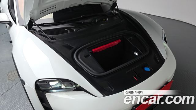 Porsche Taycan 2024 — photo 6