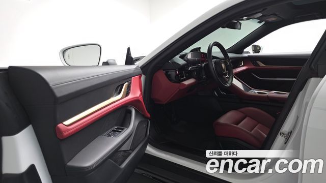 Porsche Taycan 2024 — photo 13