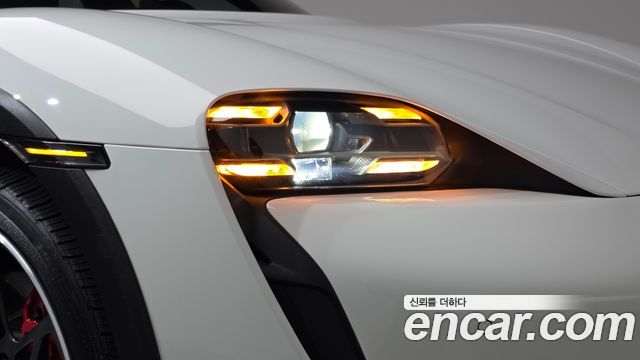 Porsche Taycan 2024 — photo 8