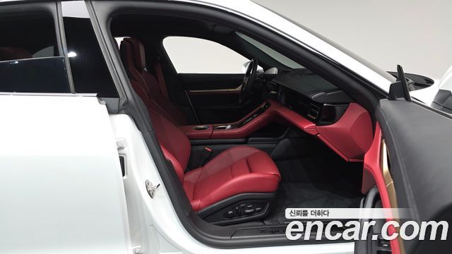 Porsche Taycan 2024 — photo 16