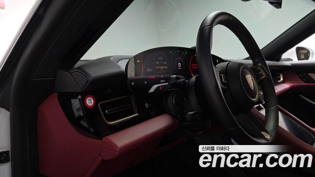 Porsche Taycan 2024 — photo 27
