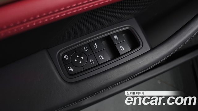 Porsche Taycan 2024 — photo 29