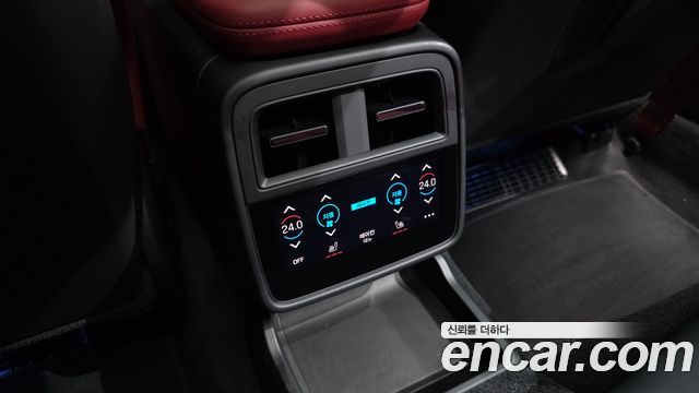 Porsche Taycan 2024 — photo 31