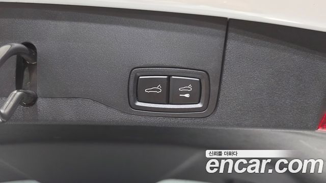 Porsche Taycan 2024 — photo 32