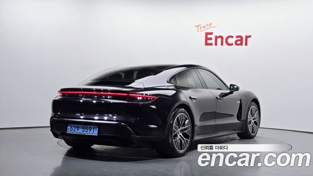 Porsche Taycan 2022 — photo 2