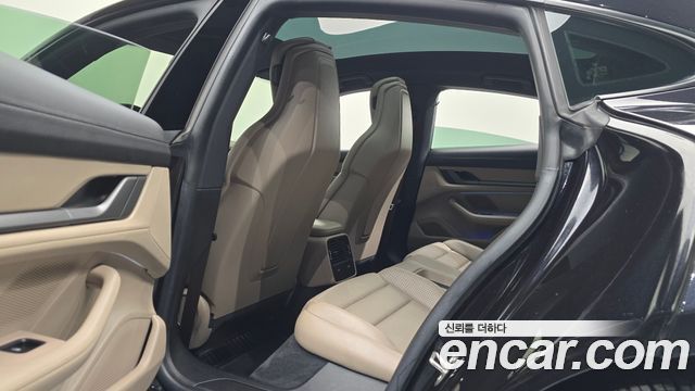 Porsche Taycan 2022 — photo 17