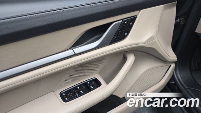 Porsche Taycan 2022 — photo 21