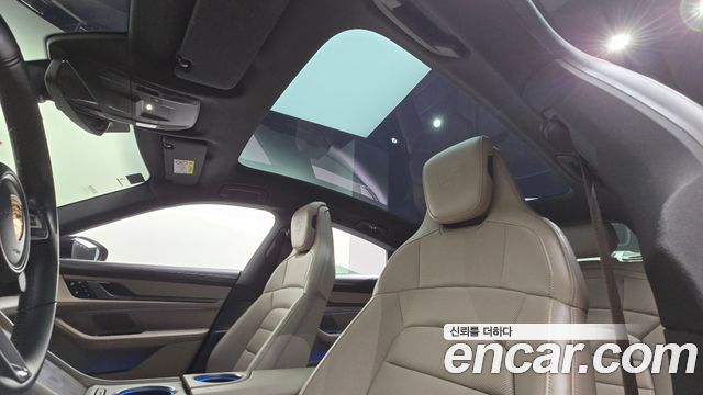 Porsche Taycan 2022 — photo 25