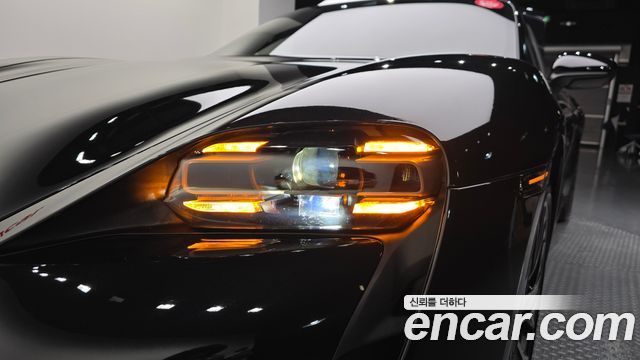 Porsche Taycan 2022 — photo 8