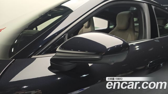 Porsche Taycan 2022 — photo 28