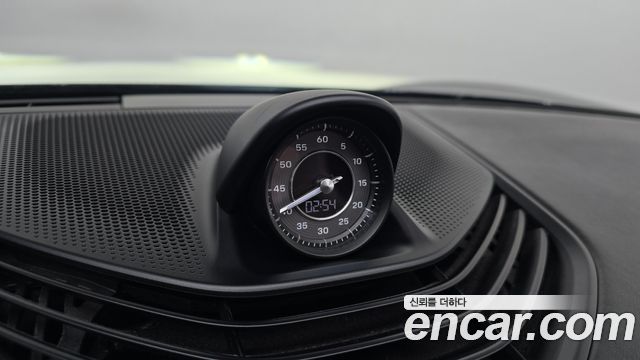 Porsche Taycan 2022 — photo 33