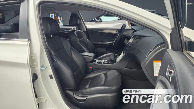 Hyundai Sonata 2014 — photo 13