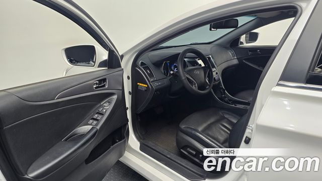 Hyundai Sonata 2014 — photo 17