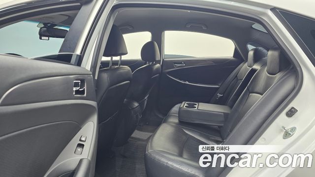 Hyundai Sonata 2014 — photo 18