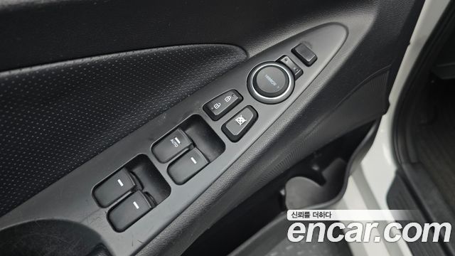 Hyundai Sonata 2014 — photo 27
