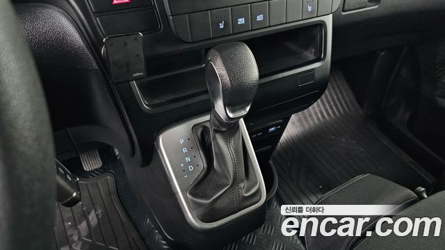 Hyundai Staria 2022 — photo 12