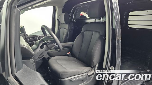 Hyundai Staria 2022 — photo 17