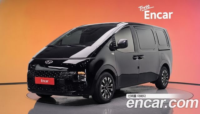 Hyundai Staria 2022 — photo 1