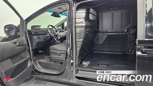Hyundai Staria 2022 — photo 16