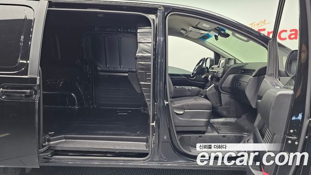 Hyundai Staria 2022 — photo 28