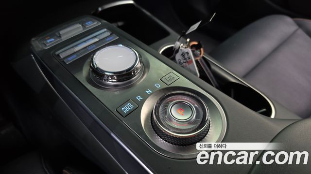 Genesis GV70 2023 — photo 12