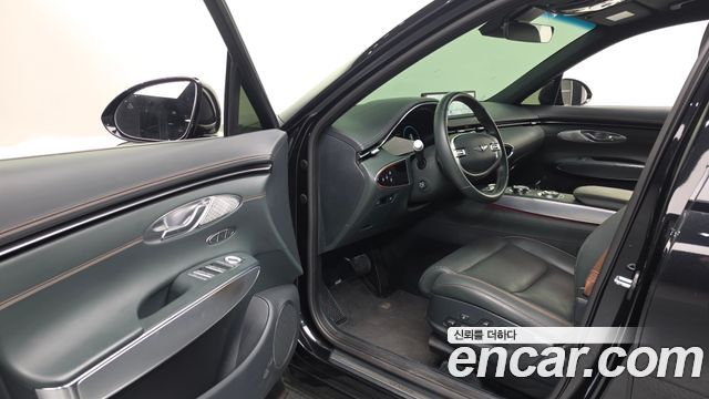 Genesis GV70 2023 — photo 13
