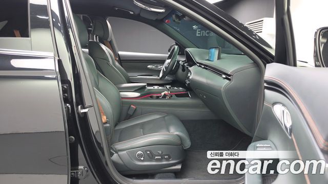 Genesis GV70 2023 — photo 17