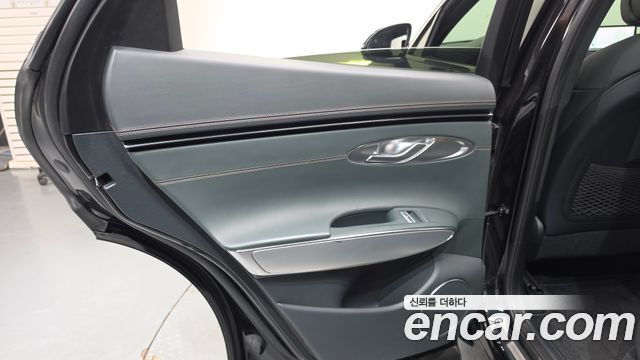 Genesis GV70 2023 — photo 15