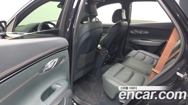 Genesis GV70 2023 — photo 16