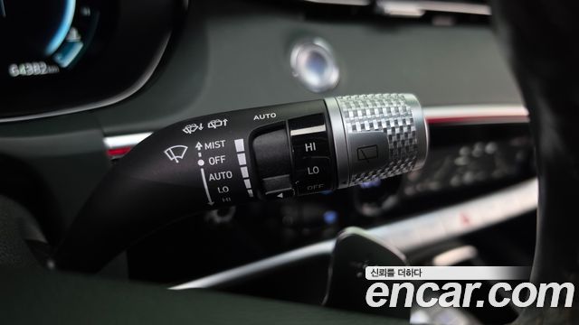 Genesis GV70 2023 — photo 27