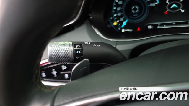 Genesis GV70 2023 — photo 29