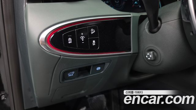 Genesis GV70 2023 — photo 31