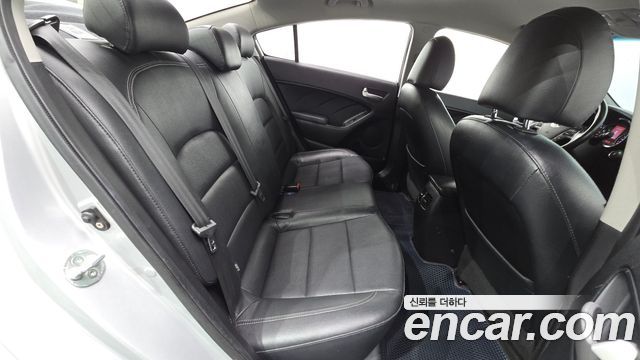 Kia K3 2014 — photo 18