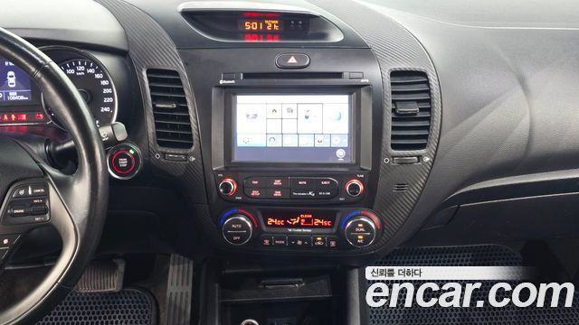 Kia K3 2014 — photo 20