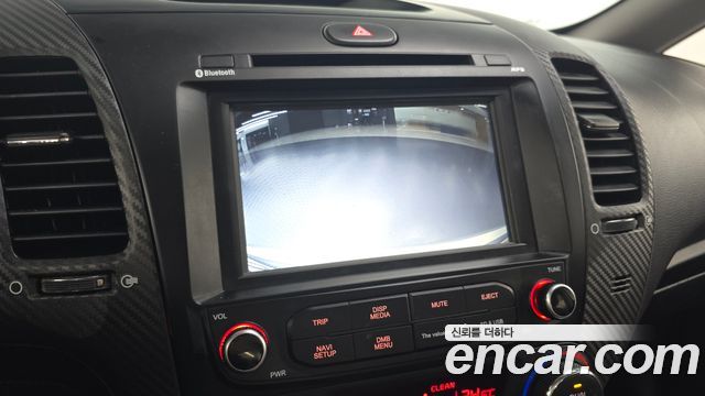 Kia K3 2014 — photo 21