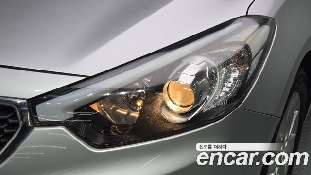 Kia K3 2014 — photo 8