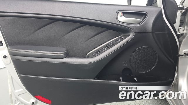 Kia K3 2014 — photo 14