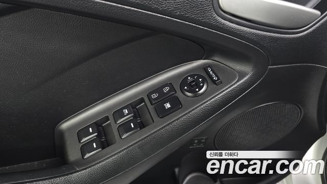 Kia K3 2014 — photo 29