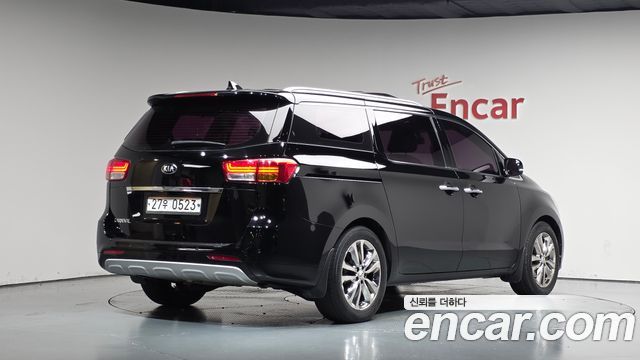 Kia Canival 2016 — photo 2